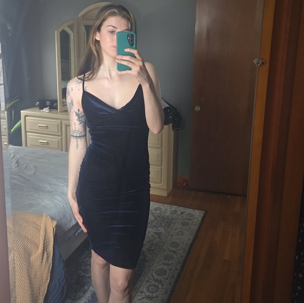 Lulu's Elegant Navy Velvet Dress